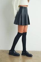 Load image into Gallery viewer, Solid Pleated Leather Mini Skirt