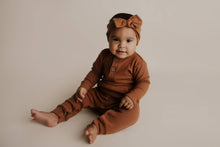 Load image into Gallery viewer, Ribbed Knot Headband
