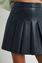Load image into Gallery viewer, Solid Pleated Leather Mini Skirt