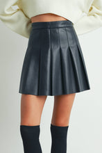 Load image into Gallery viewer, Solid Pleated Leather Mini Skirt