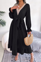 Load image into Gallery viewer, Contrast Belted Flounce Sleeve Dress