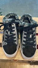 Load image into Gallery viewer, Low top fashion sneaker freeshipping - Believe Inspire Beauty