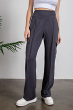 Load image into Gallery viewer, Straight Leg Cargo Pants
