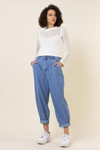 Load image into Gallery viewer, Slouchy High Waisted Jeans

