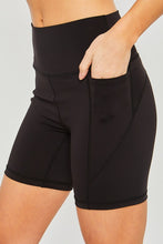 Load image into Gallery viewer, Activewear Leggings Shorts Seam Detail
