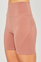 Load image into Gallery viewer, Activewear Leggings Shorts Seam Detail

