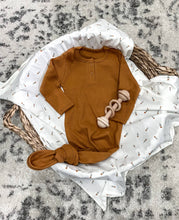Load image into Gallery viewer, Knotted Baby Gown

