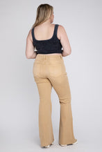 Load image into Gallery viewer, Plus Size High Rise Flare Jeans
