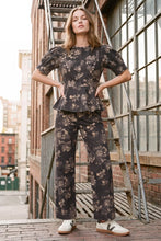 Load image into Gallery viewer, SHORT SLEEVE PEPLUM PRINTED TOP
