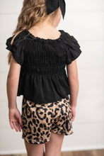 Load image into Gallery viewer, Kids Black Shirred Top &amp; Leopard Print Bow Spring Short Set
