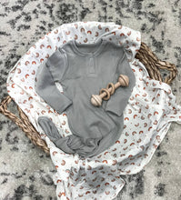 Load image into Gallery viewer, Knotted Baby Gown
