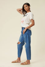 Load image into Gallery viewer, Distressed Slouchy Jeans
