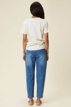 Load image into Gallery viewer, Distressed Slouchy Jeans
