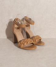Load image into Gallery viewer, White sandal with buckle

