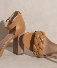 Load image into Gallery viewer, White sandal with buckle
