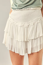 Load image into Gallery viewer, FLOWER TRIM AROUND WAIST SKORT
