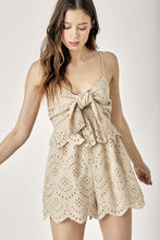 Load image into Gallery viewer, SCALLOP EDGE FRONT TIE UP ROMPER
