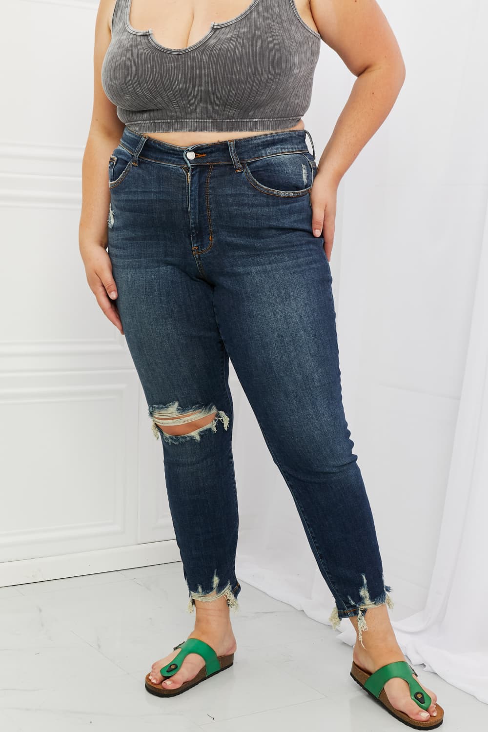 Judy Blue Mid Rise Distressed Relaxed Fit Jeans