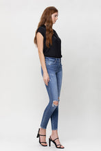 Load image into Gallery viewer, DISTTRESSED MID RISE ANKLE SKINNY
