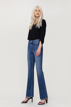 Load image into Gallery viewer, High Rise Strech Slim Bootcut Jeans
