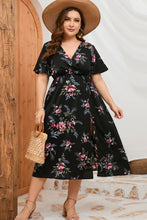 Load image into Gallery viewer, Plus Size Floral Short Sleeve Split Dress
