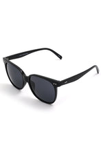 Load image into Gallery viewer, FUN IN THE SUN SUNGLASSES freeshipping - Believe Inspire Beauty
