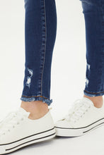Load image into Gallery viewer, Mid rise skinny Kan Can jeans - Believe Inspire Beauty 

