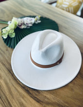 Load image into Gallery viewer, Wide Brim Panama Hat
